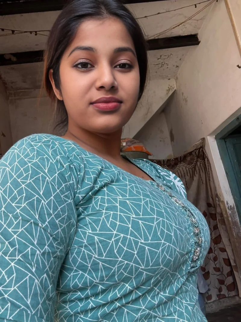 Hingoli RIYA SHARMA independent girl I will provide best services so you can call me any time